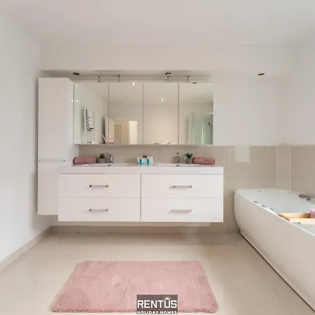 بيت للعطل Maison La Roussette - In The Heart Of *